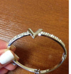 Exquisite Letter V Word Lady Inlaid Zircon Crystal Gold Color Bangle Bracelet Trendy Fashion Luxury Jewelry