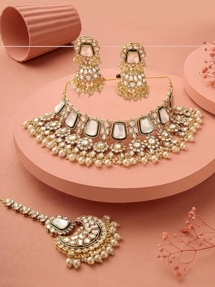 Green Color Kundan & Pearl Choker Necklace Jhumka Earrings Maangtikka Bridal Wedding Jewelry Set