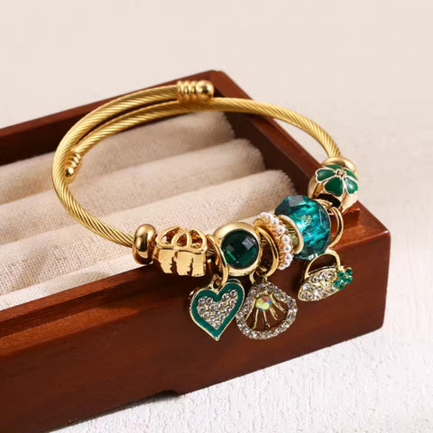 Fashion Stainless Steel Gold Green Charm Love Bracelet with Beaded Pendant Charms
