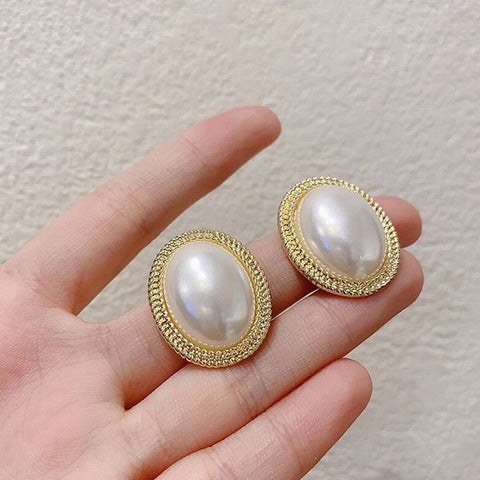 Trendy Shiny Oval Pearl Stud Earrings Modern Fashion Jewelry For Women